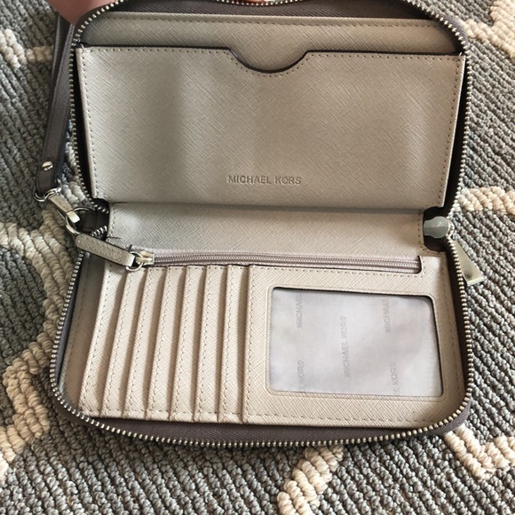 Michael Kors Wristlet - Picture 2 of 4